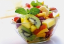 Vitaminų šaltinis iš vaisių salotų