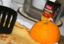 Kefyriniai lietiniai su apelsinų ir karamelės padažu