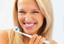 Odontologės konsultacija. Kaip dažnai reiktų atlikti dantų higienos procedurą?