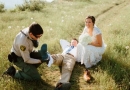 Vestuvių fotosesija gamtoje gali būti ne tik graži, bet ir pavojinga (foto)
