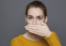 Nuo blogo burnos kvapo kenčia daugelis pacientų: pasakė 5 dažniausias to priežastys