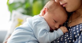 Su psichologiniais sunkumais susiduria beveik kas trečia gimdyvė: štai, ką turi žinoti artimieji