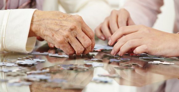 Klastingoji demencija: kaip pastebėti pirmuosius simptomus ir apsisaugoti?