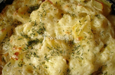 Orkaitėje keptos bulvės su sūriu