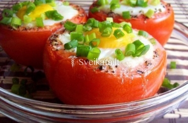 Kiaušiniai pomidoruose