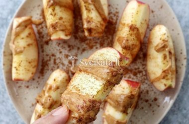 Saldus , bet sveikas užkandis - obuolių skiltelės su cinamonu ir riešutų kremu